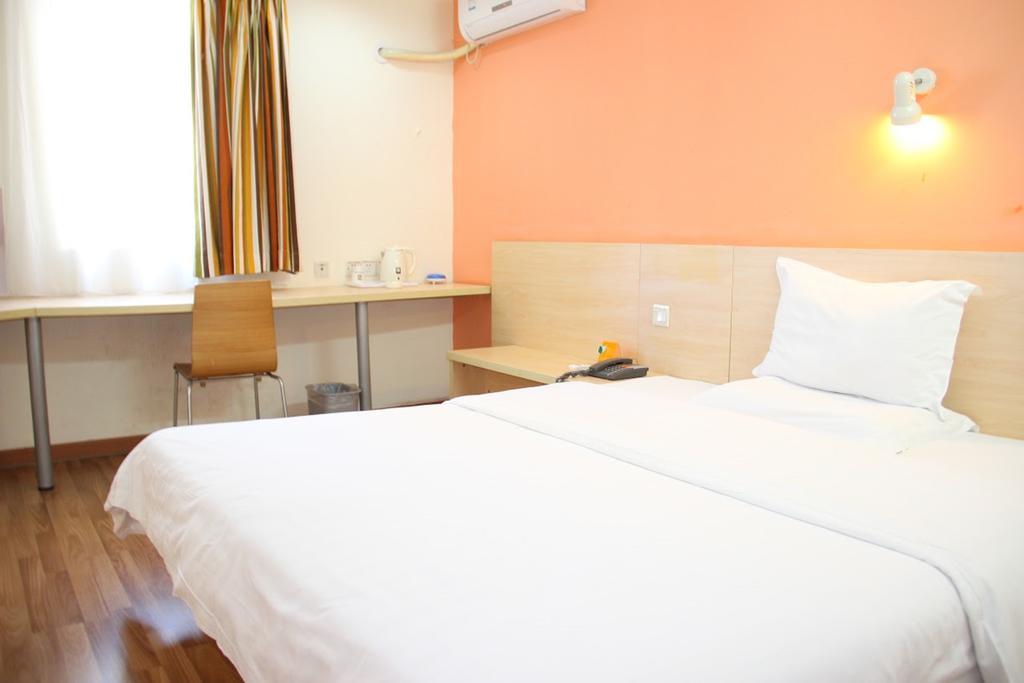 7Days Inn Dalian Gangwan Square Station Port Екстер'єр фото