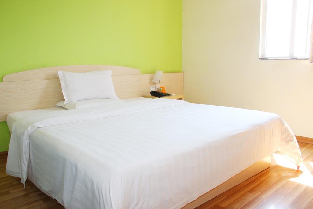 7Days Inn Dalian Gangwan Square Station Port Екстер'єр фото
