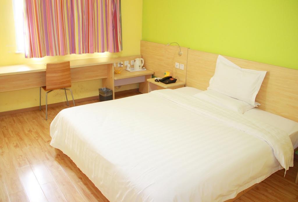 7Days Inn Dalian Gangwan Square Station Port Номер фото