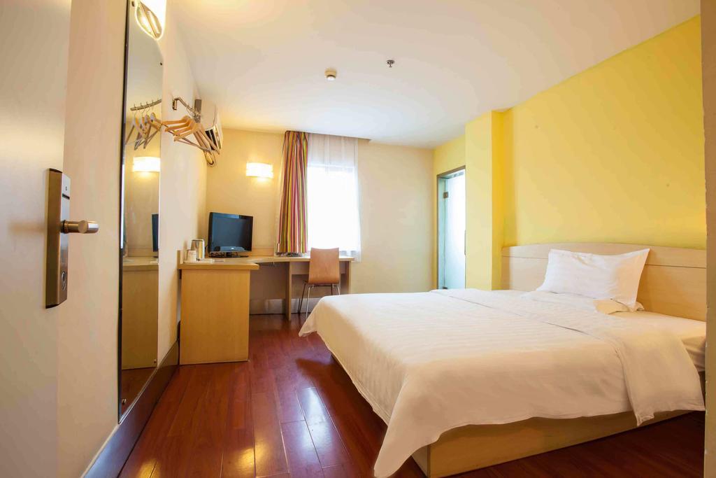 7Days Inn Dalian Gangwan Square Station Port Екстер'єр фото