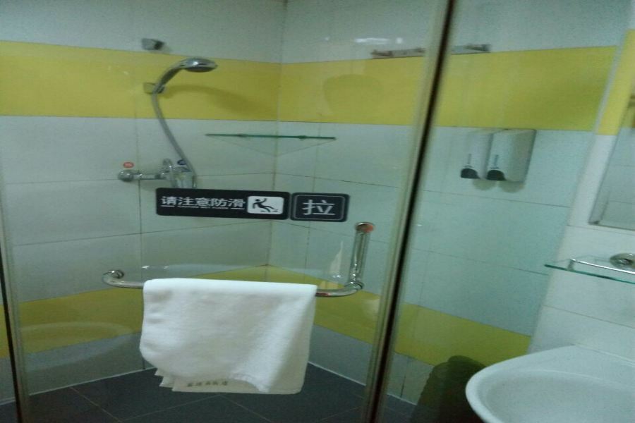 7Days Inn Dalian Gangwan Square Station Port Екстер'єр фото