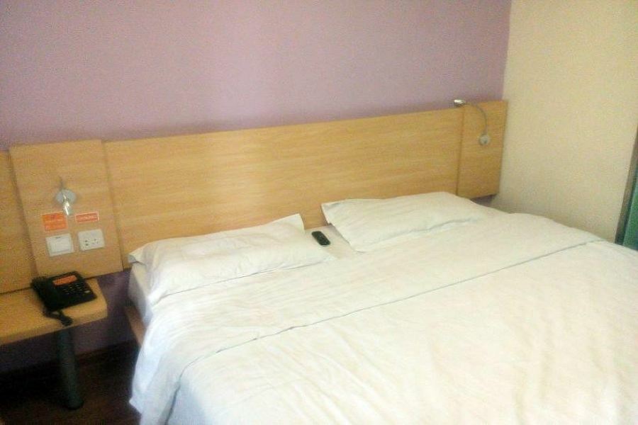 7Days Inn Dalian Gangwan Square Station Port Екстер'єр фото